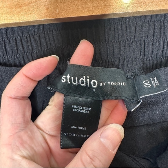 Torrid Studio by Torrid Pull-On Taper Stretch Crepe High-Rise Tie-Front Pant - Picture 7 of 9